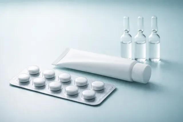 Взаимозаменяемость форм при ЭКО: гель, таблетки и ампулы на стерильном фоне без надписей и без шприцов